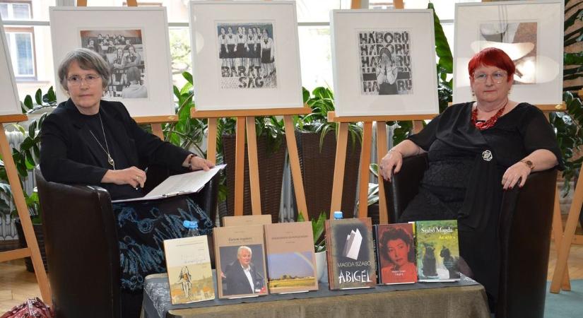 Debreceni kötődésű grafikusművész illusztrációs kiállítása és Szabó Magdáról szóló irodalmi beszélgetés Szlovéniában