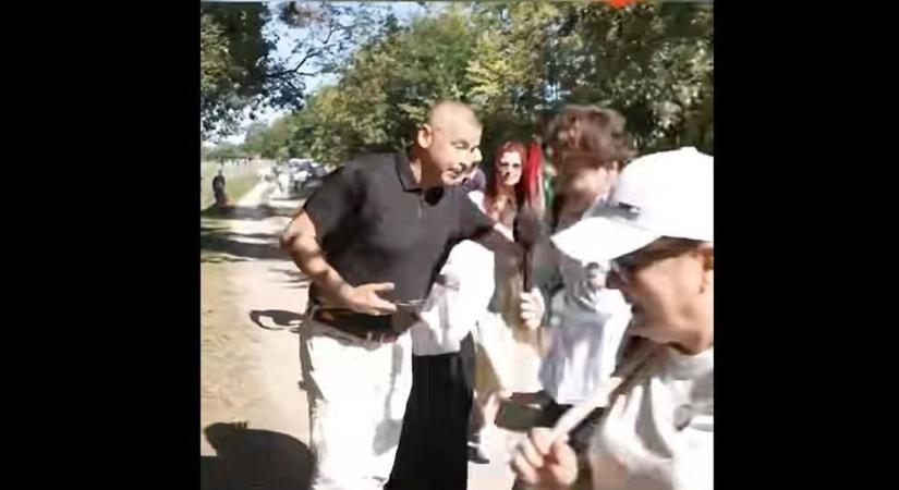 Az ügyészség szerint normális újságírót lökdösni politikusként: ejtették a Ruszin-Szendi Romulusz elleni vádat