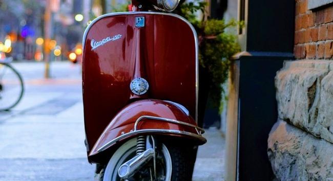 Továbbra sincs biztosítása a robogók és az e-rollerek többségének