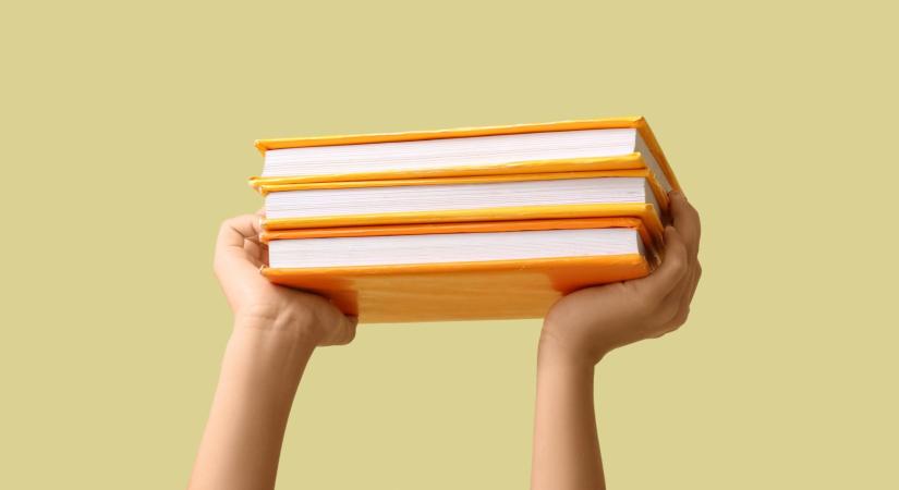 Rekordszámú magyarul írandó tankönyvre hirdetett közbeszerzést az oktatási minisztérium Romániában