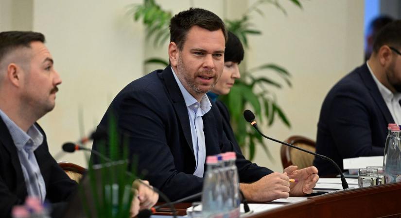 Magyar Péter megnevezte két új miniszterét