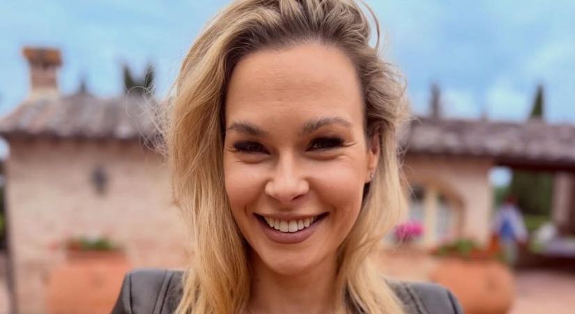 Szenzációsan állt a toszkán napsütés Gyenesei Leilának, így ünnepelt a szépséges műsorvezető