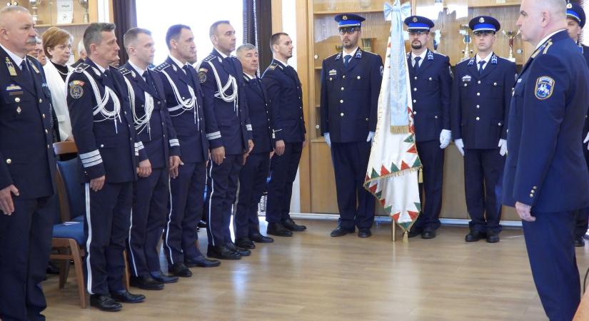 Előléptettek több hajdú-bihari rendőrt