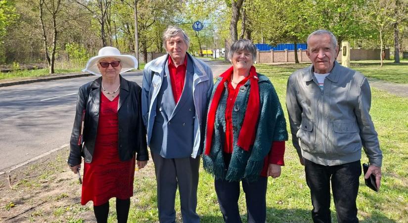 „Együttérzünk önökkel” - Sajóbábonyban tartott sajtótájékoztatót a Munkáspárt - képekkel