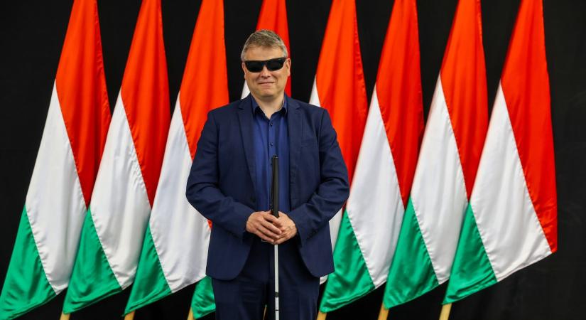 Ő volt az, aki vakon lefutotta a vonatot, most miniszter lesz