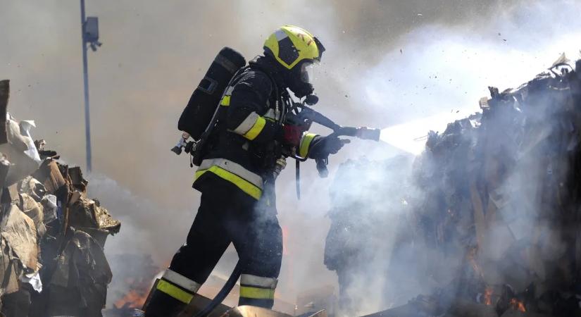 Most kaptuk a hírt: hulladékfeldolgozó égett 5 ezer négyzetméteren