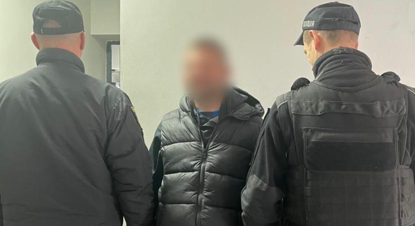 Hamis bombafenyegetés miatt tartóztattak le egy rahói férfit a hatóságok