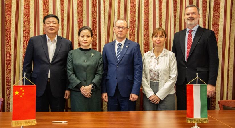 Szorosabb kapcsolat - oktatási megállapodás a kínai testvérvárossal