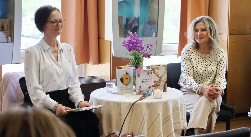 „Az illatos violák sötétben is nyílnak” – egy könyv, amit érdemes elolvasni