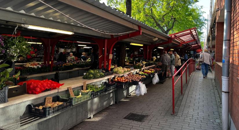 Színes és illatos a dunaújvárosi piac, érdemes kilátogatni galéria