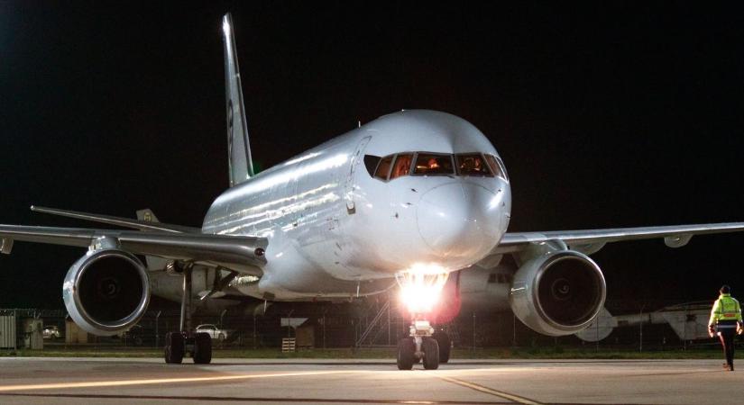 Napokra leáll az egyik repülőtér Magyarországon