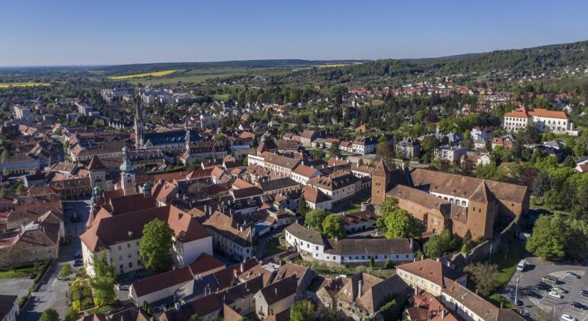 Újabb magyar városban erős az azbesztszennyezés gyanúja, maszkokat biztosítanak a helyi lakosoknak