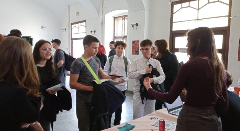 Elstartolt a Középiskolások Művészeti Vetélkedője