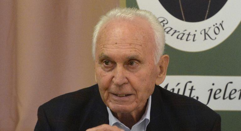 Vőlegényként szállt fel Stockholmban a gépre, de a melbourne-i landoláskor már más volt a jegyese