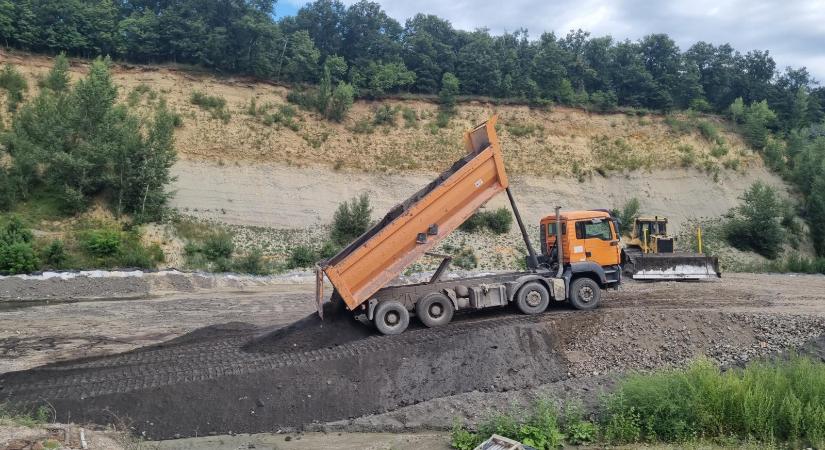 Lesújtott a komárom-esztergomi kormányhivatal Mészáros Lőrinc környezetszennyező cégére