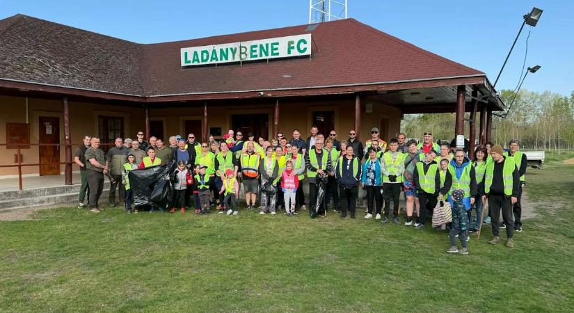 Így fogott össze Ladánybene: egyetlen nap alatt látványos változás történt a faluban  fotók