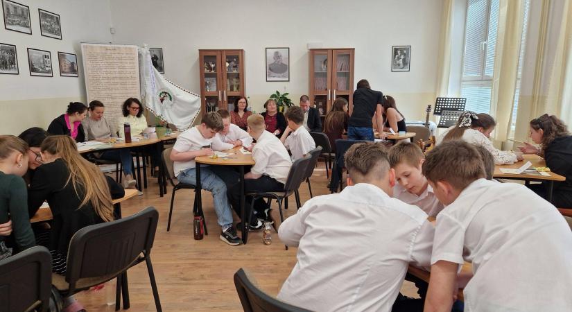 24. Anyanyelvi vetélkedő a Csongrády Lajos Alapiskolában
