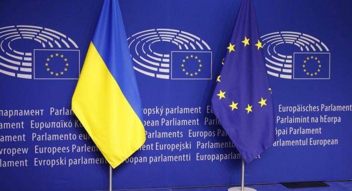 Az EU 45 milliárd eurós első hitelrészletet nyújt Ukrajnának