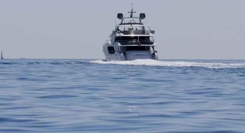 Szíjj László cége megerősítette, hogy Szijjártó Benkő Szilárd vendégeként nyaralt a Lady Mrd luxusjachton