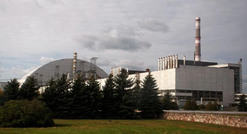 Csernobil újjászületik: napelempark nőtt ki az atomkatasztrófa romjai között – egy hónap múlva áramot termel a tiltott zóna