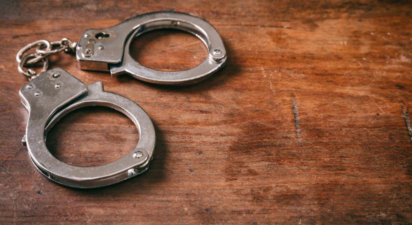 Letartóztatták egy munkaerő-kölcsönzéssel kapcsolatos ügy két gyanúsítottját