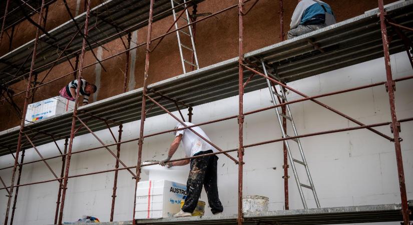 Megint leállhat az ingyenszigetelés, újra összeomlott az EKR-piac