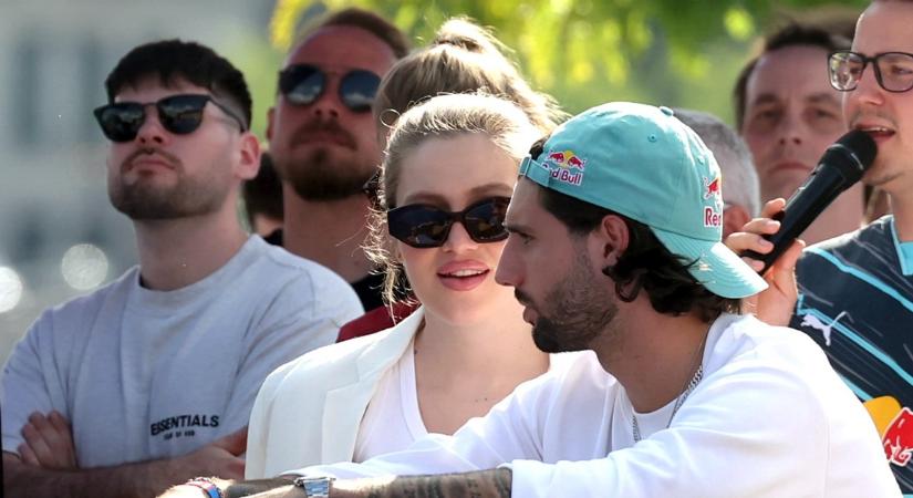 Cuki fotó: így élvezi Szoboszlai Dominik családja a napsütést