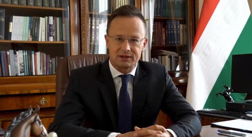 Reagált a Duna Aszfalt Szijjártó Péter luxushajózására