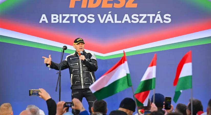 Milliárdokat szórt ki fű alatt a Fidesz-kormány a kampányarcainak és a holdudvarnak