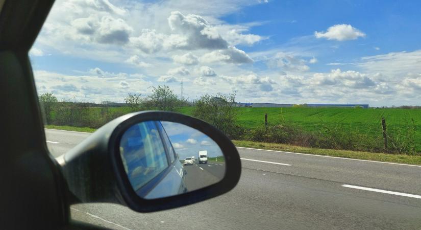 Baleset bénítja a közlekedést az M3-ason, több sávot is le kellett zárni