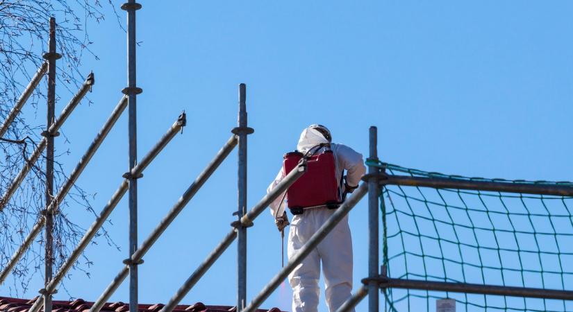 Újabb települést fenyegethet azbesztveszély: megszólalt a helyi kormányhivatali főigazgató – videó