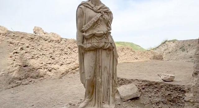 Kétméteres Athéné-szobrot tártak fel Törökországban