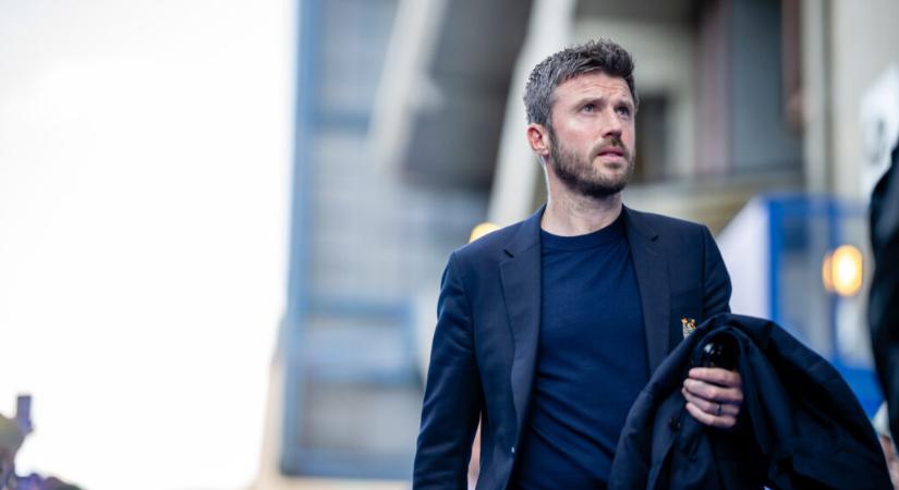 Hiába a pletykák, Carrick maradhat?