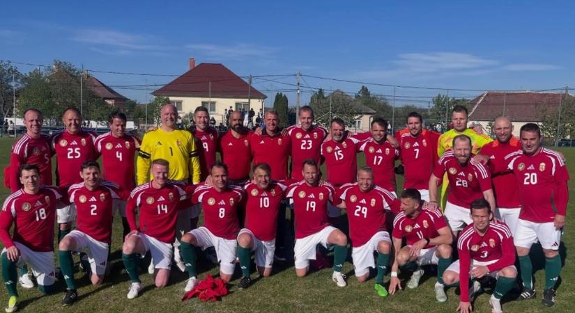Futball-legendák játszottak Linett gyógyulásáért Nagytarcsán