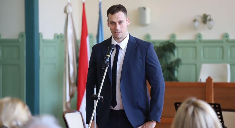 Átvette országgyűlési képviselői mandátumát dr. Farkas Csongor Törökszentmiklóson