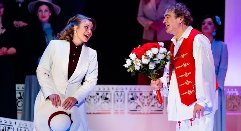 Klasszikus operettel zár a győri színház - Első fotók a Marica grófnőről