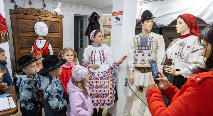 Egy-egy ilyen ruhadarabban benne van egy egész élet története