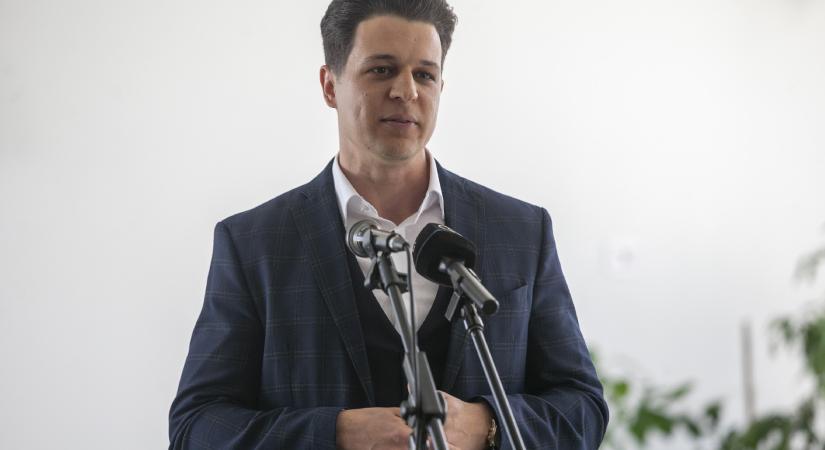 Elfogató parancs alapján körözik a szegedi Fidesz elnökét