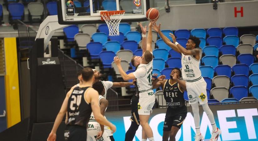 Kosárfieszta az Arénában, a vártnál simábban győzött a Kaposvár a DEAC ellen a rájátszás harmadik meccsén