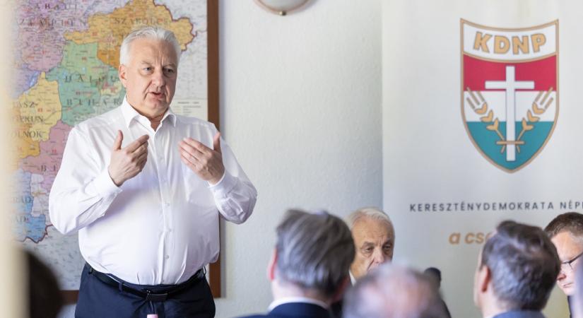 Semjén Zsolt felajánlotta a lemondását