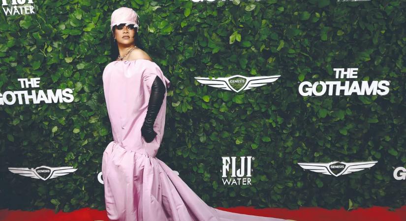 Több mint vadító: ultraszexi, mindent megmutató fotókkal jelentkezett be Rihanna