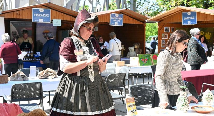 Zajlik a 27. Szolnoki Utazás és Szabadidő Kiállítás