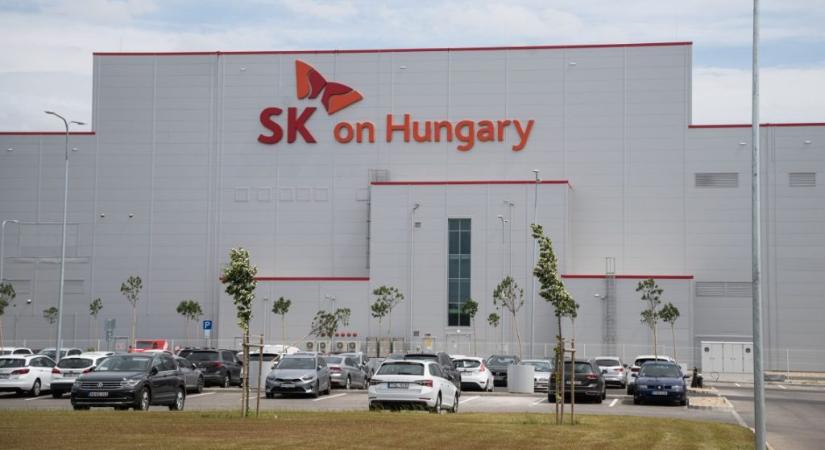 Nagy Ervin úgy tudja, hogy taxival vitték el az iváncsai akkugyárban kitört tűz sérültjeit