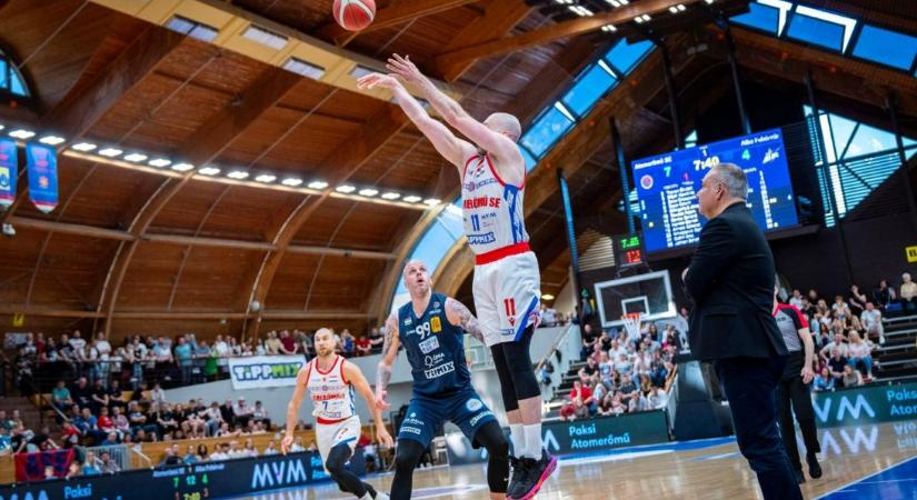 Ezúttal sem tudta az Alba megállítani a paksi expresszt, söpréssel jutott elődöntőbe az ASE