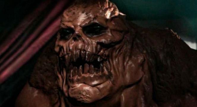 Clayface: a DCU első igazi horrorfilmje nem finomkodni akar, hanem beleégetni magát a néző arcába