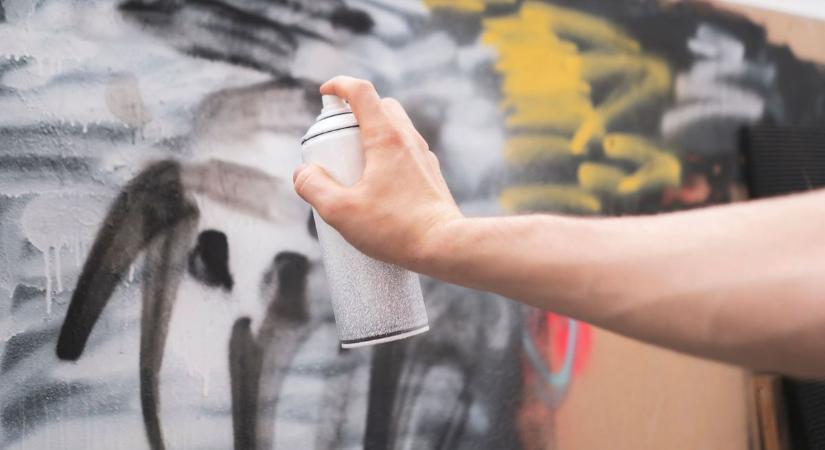 Egy eldobott üveg és egy életre szóló szégyen – Kiszombor kapcsán tört fel a múlt