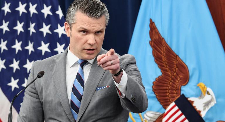 Washington kemény üzenetet küldött Teheránnak, „könyörtelen nyomást” helyeznek Iránra