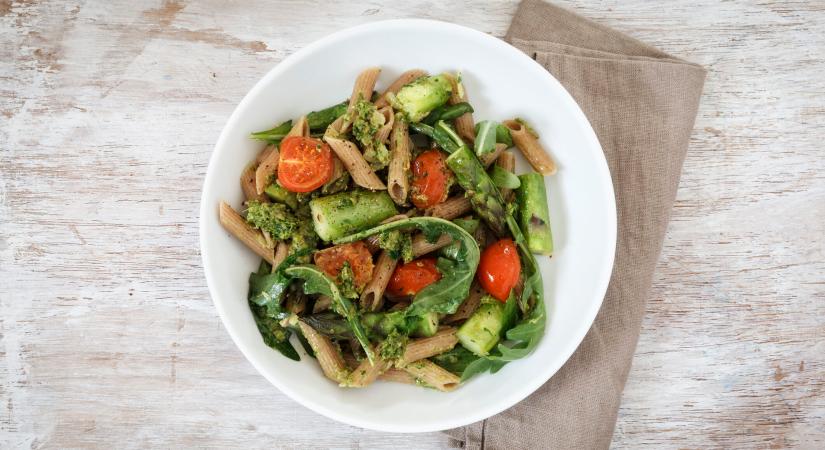 A legtavaszibb fogás: rukkola-pesztós tészta spárgával