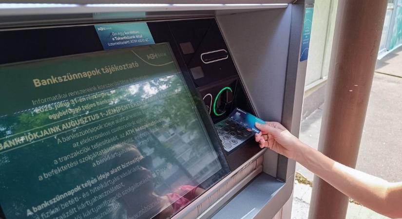 Fontos hírt közöltek! Órákra leáll az egyik bank automatája