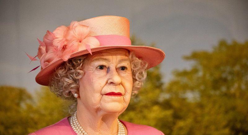 Így érhette el II. Erzsébet királynő, hogy ne kelljen nyilvánosságra hoznia a vagyonát